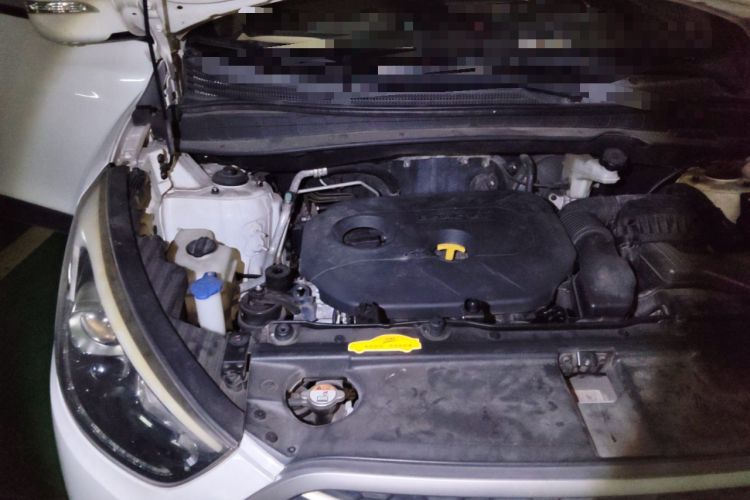 Used Hyundai ix35 2013 2.0L Automatic Two-Wheel Drive Leading GLX China IV Standard Engine Bay Right