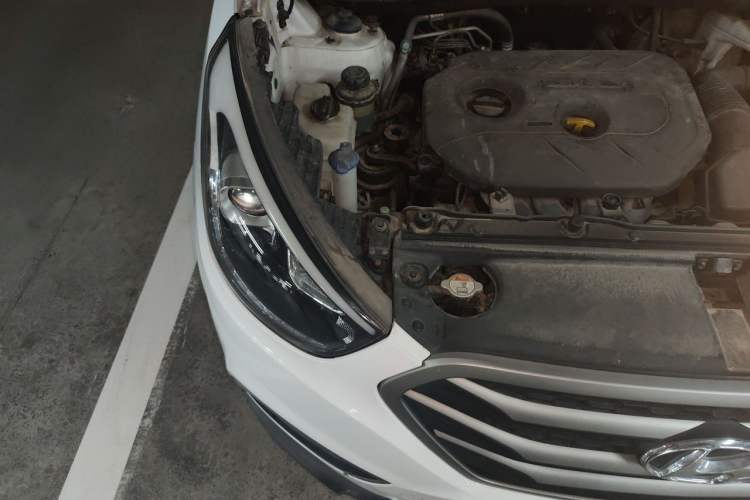 Used Hyundai ix35 2013 2.0L Automatic Two-Wheel Drive Smart GLS China V Standard Engine Bay Right