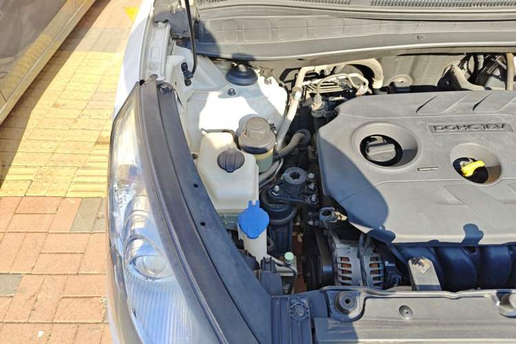 Used Hyundai ix35 2013 2.0L Automatic Two-Wheel Drive Smart GLS China IV Standard Engine Bay Right