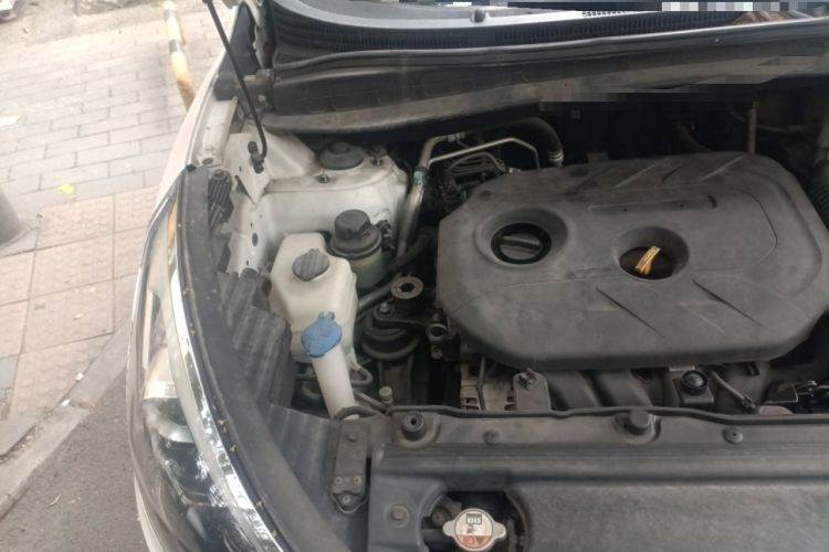 Used Hyundai ix35 2013 2.0L Automatic Two-Wheel Drive Smart GLS China IV Standard Engine Bay Right