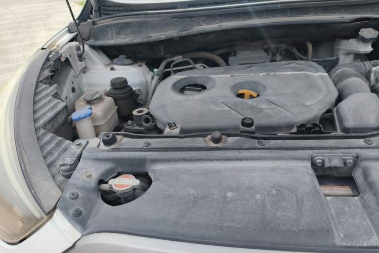 Used Hyundai ix35 2013 2.0L Automatic Two-Wheel Drive Smart GLS China IV Standard Engine Bay Right