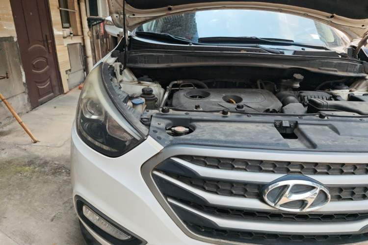 Used Hyundai ix35 2013 2.0L Automatic Two-Wheel Drive Smart GLS China IV Standard Engine Bay Right