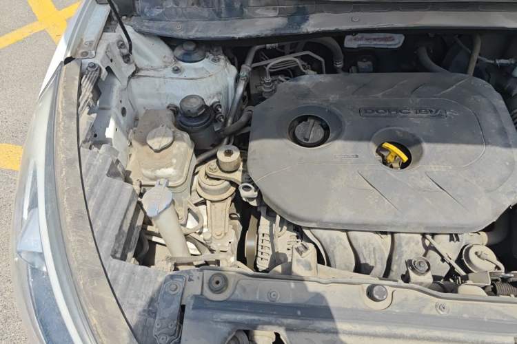 Used Hyundai ix35 2013 2.0L Automatic Two-Wheel Drive Smart GLS China IV Standard Engine Bay Right