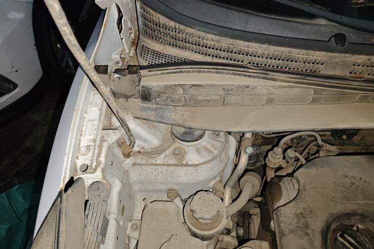 Used Hyundai ix35 2013 2.0L Automatic 2WD Comfort GL China IV Standard Engine Bay Right