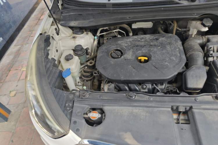 Used Hyundai ix35 2013 2.0L Automatic Two-Wheel Drive Smart GLS China IV Standard Engine Bay Right