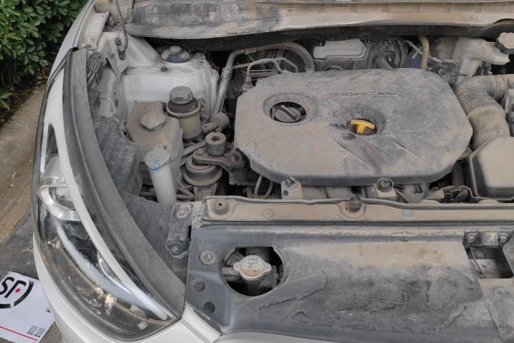 Used Hyundai ix35 2013 2.0L Automatic Two-Wheel Drive Smart GLS China IV Standard Engine Bay Right