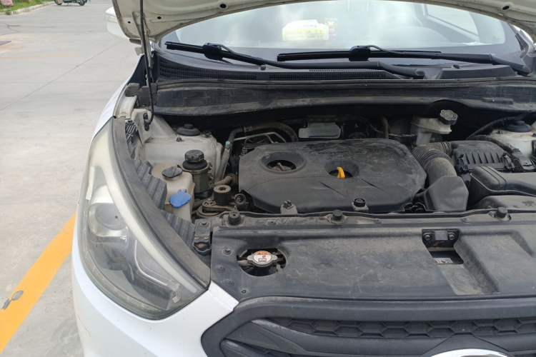 Used Hyundai ix35 2013 2.0L Automatic 2WD Comfort GL China IV Standard Engine Bay Right