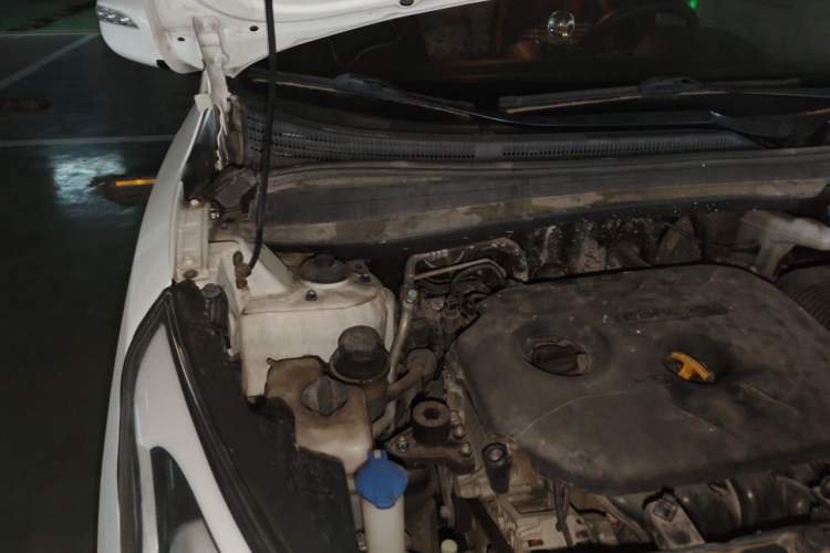 Used Hyundai ix35 2013 2.0L Automatic 2WD Comfort GL China IV Standard Engine Bay Right