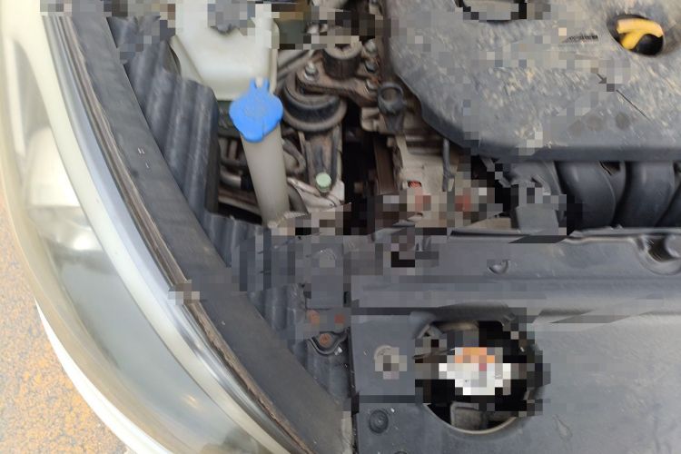 Used Hyundai ix35 2013 2.0L Automatic Two-Wheel Drive Smart GLS China IV Standard Engine Bay Right