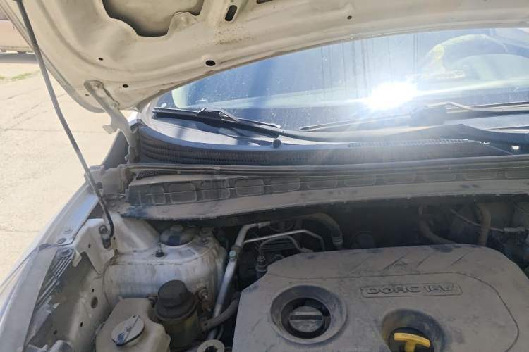 Used Hyundai ix35 2013 2.0L Automatic 2WD Comfort GL China IV Standard Engine Bay Right
