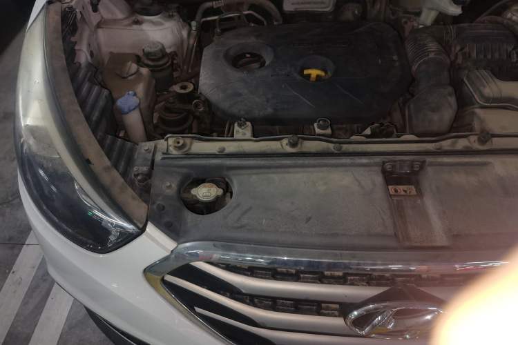 Used Hyundai ix35 2013 2.0L Automatic Two-Wheel Drive Smart GLS China V Standard Engine Bay Right