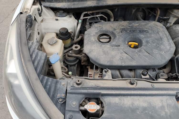 Used Hyundai ix35 2013 2.0L Automatic Two-Wheel Drive Smart GLS China IV Standard Engine Bay Right