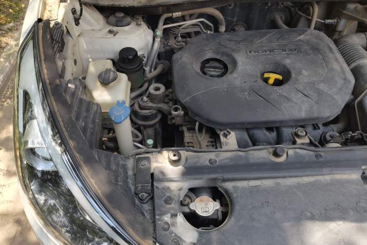 Used Hyundai ix35 2013 2.0L Automatic Two-Wheel Drive Smart GLS China IV Standard Engine Bay Right