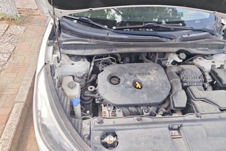 Used Hyundai ix35 2013 2.0L Automatic Two-Wheel Drive Smart GLS China IV Standard Engine Bay Right