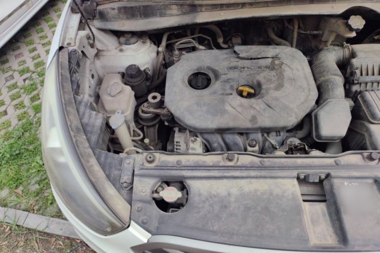 Used Hyundai ix35 2013 2.0L Automatic Two-Wheel Drive Smart GLS China IV Standard Engine Bay Right
