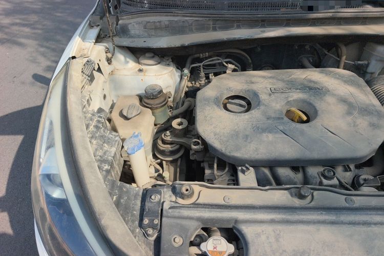 Used Hyundai ix35 2013 2.0L Automatic Two-Wheel Drive Smart GLS China IV Standard Engine Bay Right