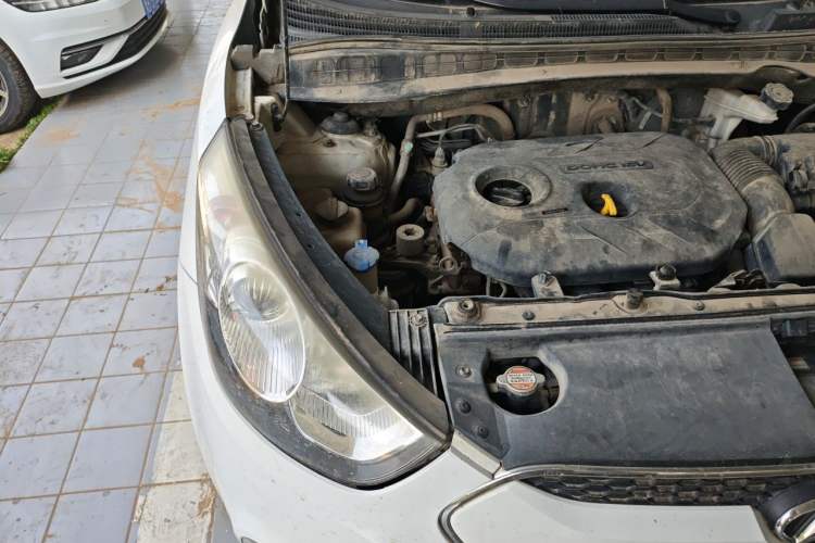 Used Hyundai ix35 2013 2.0L Automatic 2WD Comfort GL China IV Standard Engine Bay Right