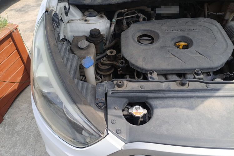 Used Hyundai ix35 2013 2.0L Automatic Two-Wheel Drive Smart GLS China IV Standard Engine Bay Right
