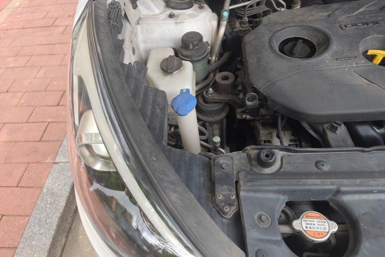 Used Hyundai ix35 2013 2.0L Automatic Two-Wheel Drive Smart GLS China IV Standard Engine Bay Right