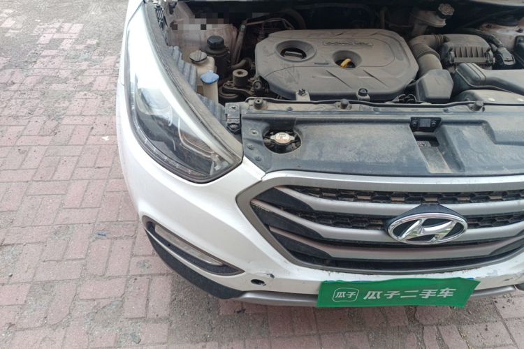 Used Hyundai ix35 2013 2.0L Automatic Two-Wheel Drive Smart GLS China IV Standard Engine Bay Right