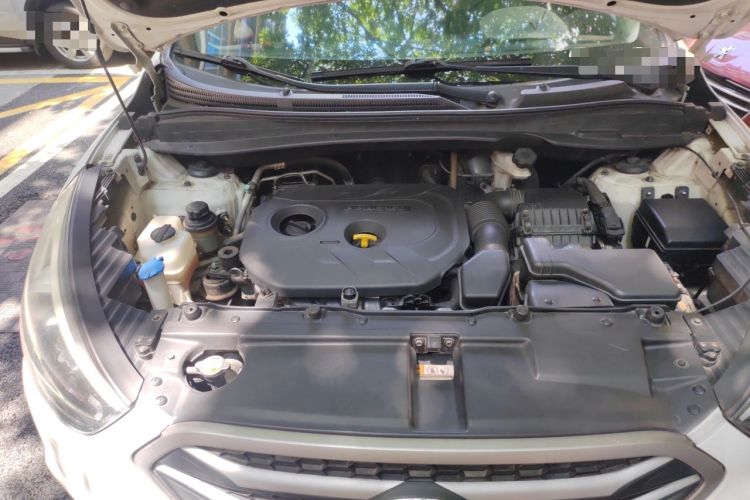 Used Hyundai ix35 2013 2.0L Automatic Two-Wheel Drive Smart GLS China IV Standard Engine Bay Right