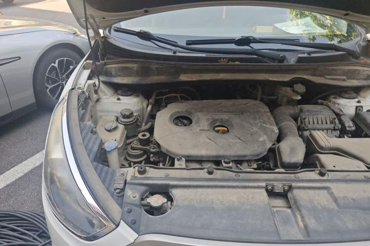 Used Hyundai ix35 2013 2.0L Automatic Two-Wheel Drive Smart GLS China IV Standard Engine Bay Right