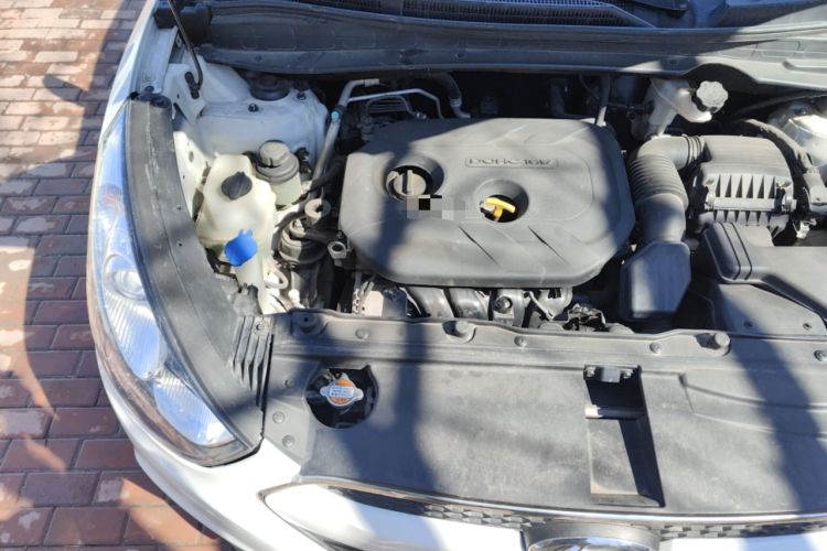 Used Hyundai ix35 2013 2.0L Automatic Two-Wheel Drive Smart GLS China IV Standard Engine Bay Right