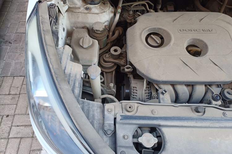 Used Hyundai ix35 2013 2.0L Automatic Two-Wheel Drive Comfort GL China V Standard Engine Bay Right