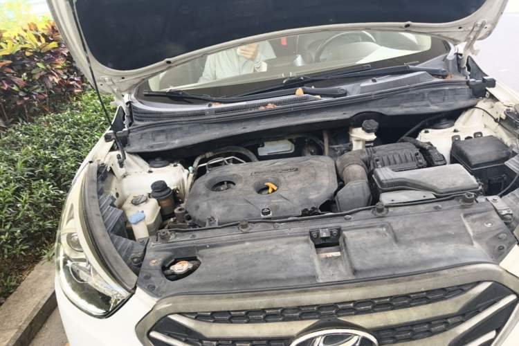 Used Hyundai ix35 2013 2.0L Automatic Two-Wheel Drive Smart GLS China V Standard Engine Bay Right