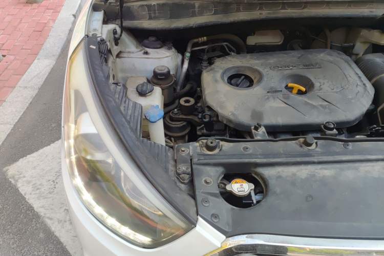 Used Hyundai ix35 2013 2.0L Automatic Two-Wheel Drive Smart GLS China IV Standard Engine Bay Right