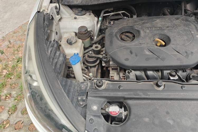 Used Hyundai ix35 2013 2.0L Automatic 2WD Comfort GL China IV Standard Engine Bay Right
