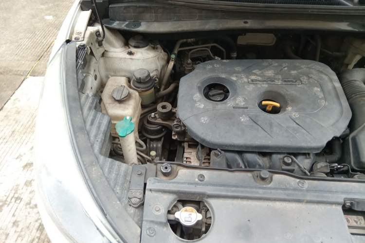 Used Hyundai ix35 2013 2.0L Automatic Two-Wheel Drive Smart GLS China V Standard Engine Bay Right