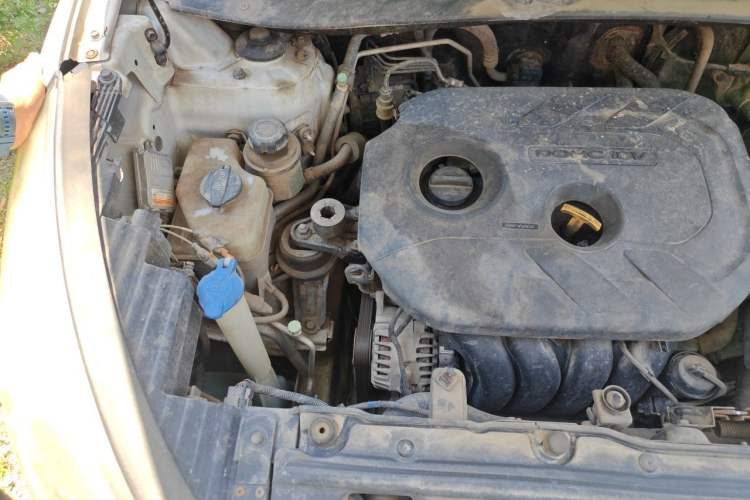 Used Hyundai ix35 2013 2.0L Automatic Two-Wheel Drive Smart GLS China IV Standard Engine Bay Right