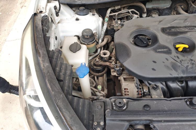 Used Hyundai ix35 2013 2.0L Automatic 2WD Comfort GL China IV Standard Engine Bay Right