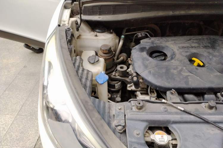 Used Hyundai ix35 2013 2.0L Automatic Two-Wheel Drive Smart GLS China IV Standard Engine Bay Right
