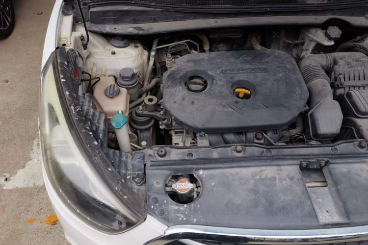 Used Hyundai ix35 2013 2.0L Automatic Two-Wheel Drive Smart GLS China IV Standard Engine Bay Right