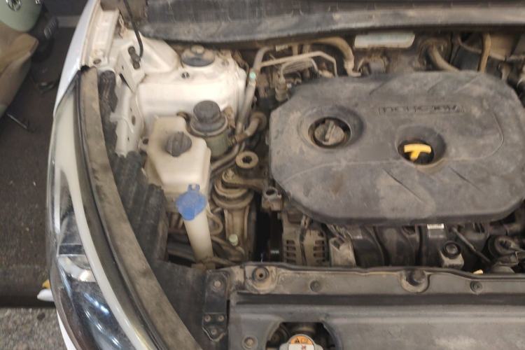 Used Hyundai ix35 2013 2.0L Automatic Two-Wheel Drive Smart GLS China IV Standard Engine Bay Right