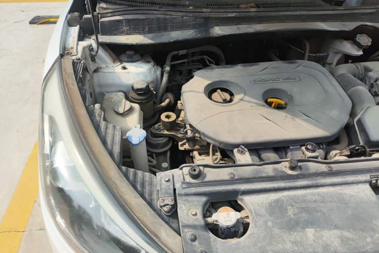 Used Hyundai ix35 2013 2.0L Automatic Two-Wheel Drive Smart GLS China IV Standard Engine Bay Right
