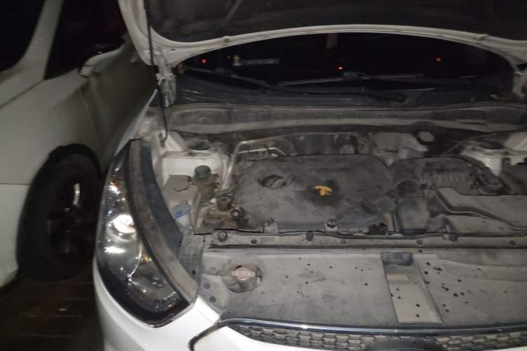 Used Hyundai ix35 2013 2.0L Automatic Two-Wheel Drive Smart GLS China IV Standard Engine Bay Right