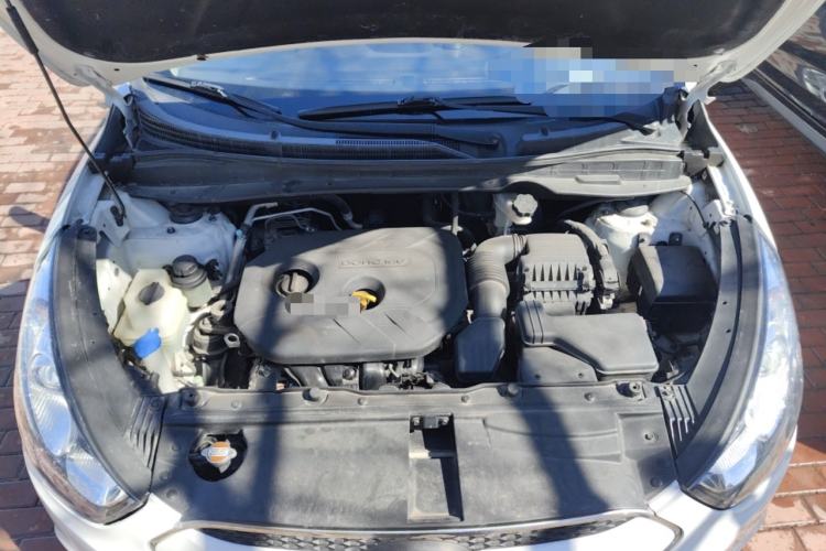 Used Hyundai ix35 2013 2.0L Automatic Two-Wheel Drive Smart GLS China IV Standard Engine Bay