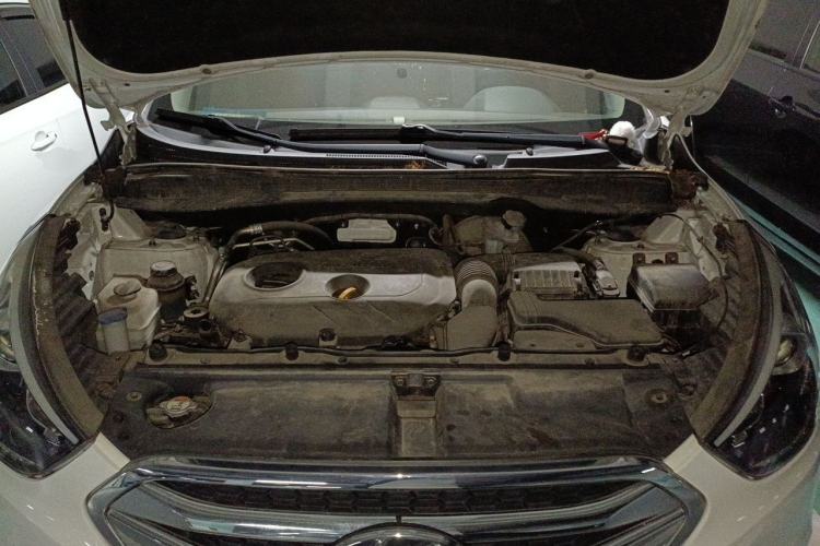 Used Hyundai ix35 2013 2.0L Automatic Two-Wheel Drive Smart GLS China IV Standard Engine Bay
