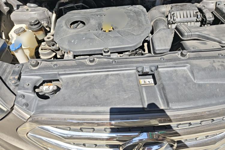 Used Hyundai ix35 2013 2.0L Automatic Two-Wheel Drive Smart GLS China IV Standard Engine Bay