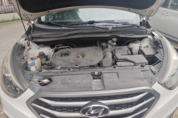 Used Hyundai ix35 2013 2.0L Automatic 2WD Comfort GL China IV Standard Engine Bay