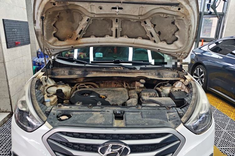Used Hyundai ix35 2013 2.0L Automatic 2WD Comfort GL China IV Standard Engine Bay