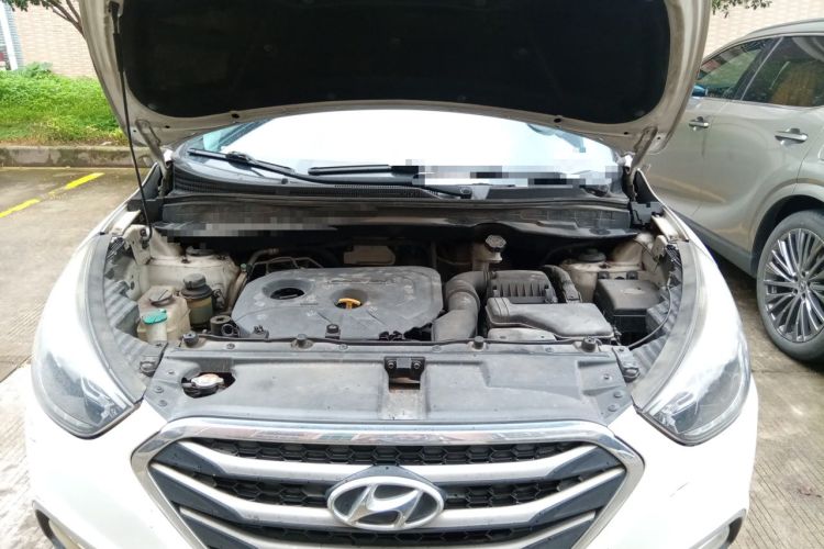 Used Hyundai ix35 2013 2.0L Automatic Two-Wheel Drive Smart GLS China V Standard Engine Bay