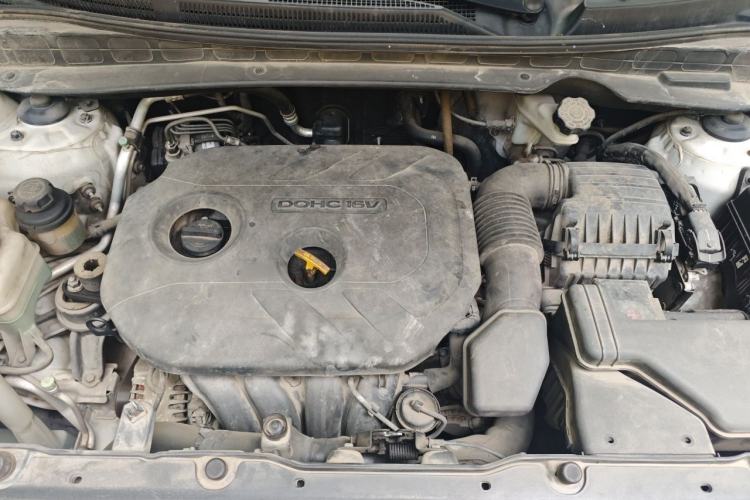 Used Hyundai ix35 2013 2.0L Automatic Two-Wheel Drive Smart GLS China V Standard Engine Bay