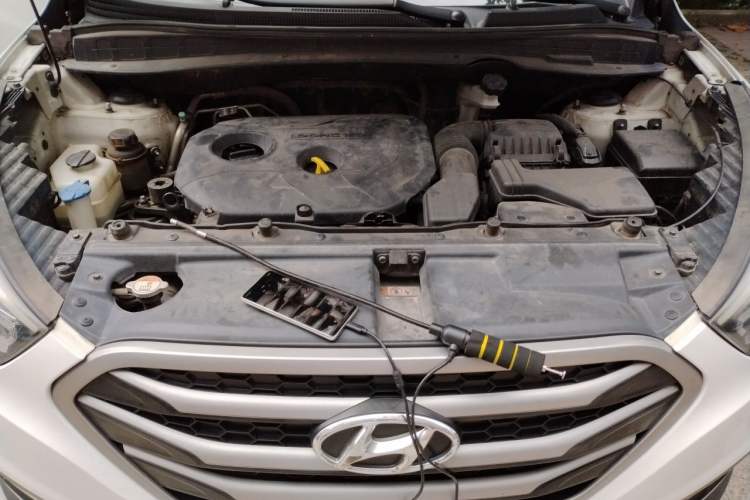 Used Hyundai ix35 2013 2.0L Automatic Two-Wheel Drive Smart GLS China IV Standard Engine Bay