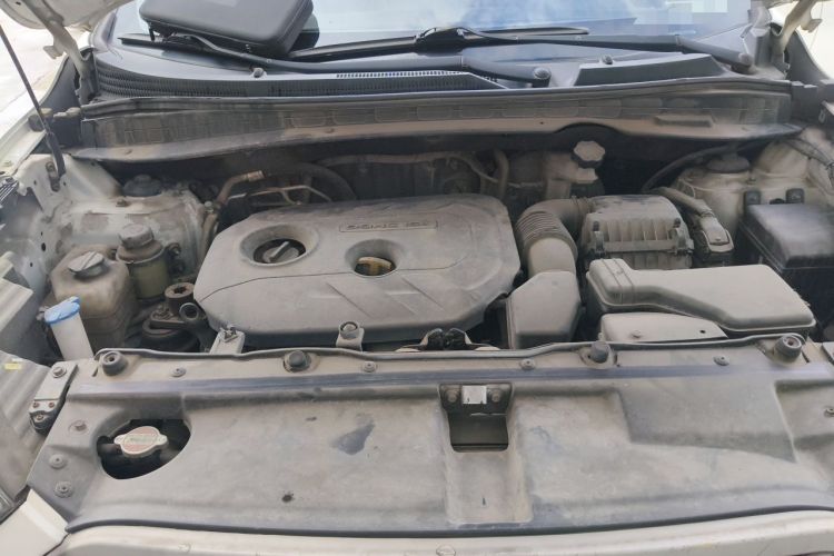 Used Hyundai ix35 2013 2.0L Automatic Two-Wheel Drive Smart GLS China IV Standard Engine Bay
