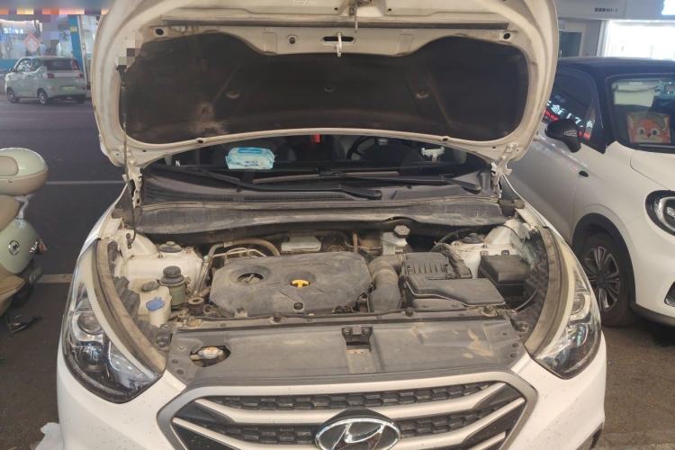 Used Hyundai ix35 2013 2.0L Automatic Two-Wheel Drive Smart GLS China IV Standard Engine Bay