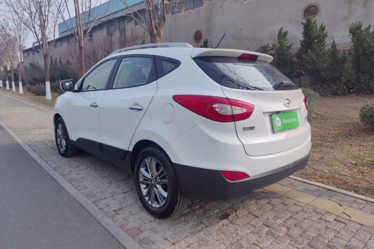 Used Hyundai ix35 2013 2.0L Automatic Two-Wheel Drive Smart GLS China IV Standard Exterior 1